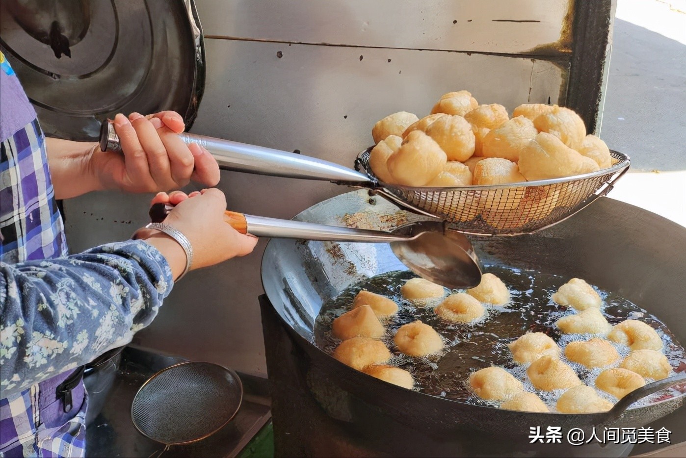 30岁小伙街头卖10元200个小吃,南昌大叔全部视频