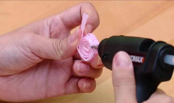 吸管变废为宝的花朵,吸管小手工制作废物利用