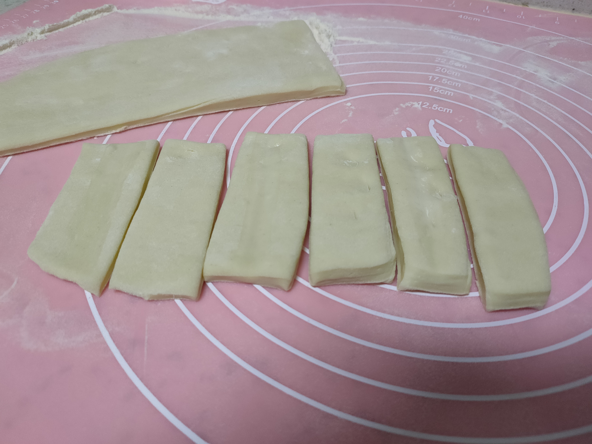 酵母油条膨松剂炸油条,炸油条的小窍门不用酵母粉