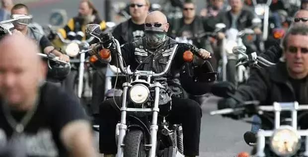 哈雷和杜卡迪哪个档次高,杜卡迪对比哈雷