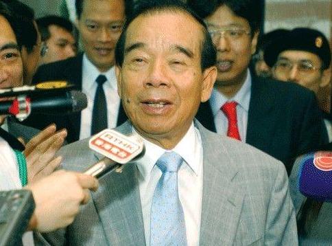 穷小子身价上亿完整视频,广东穷小子卖珠宝钻石起家