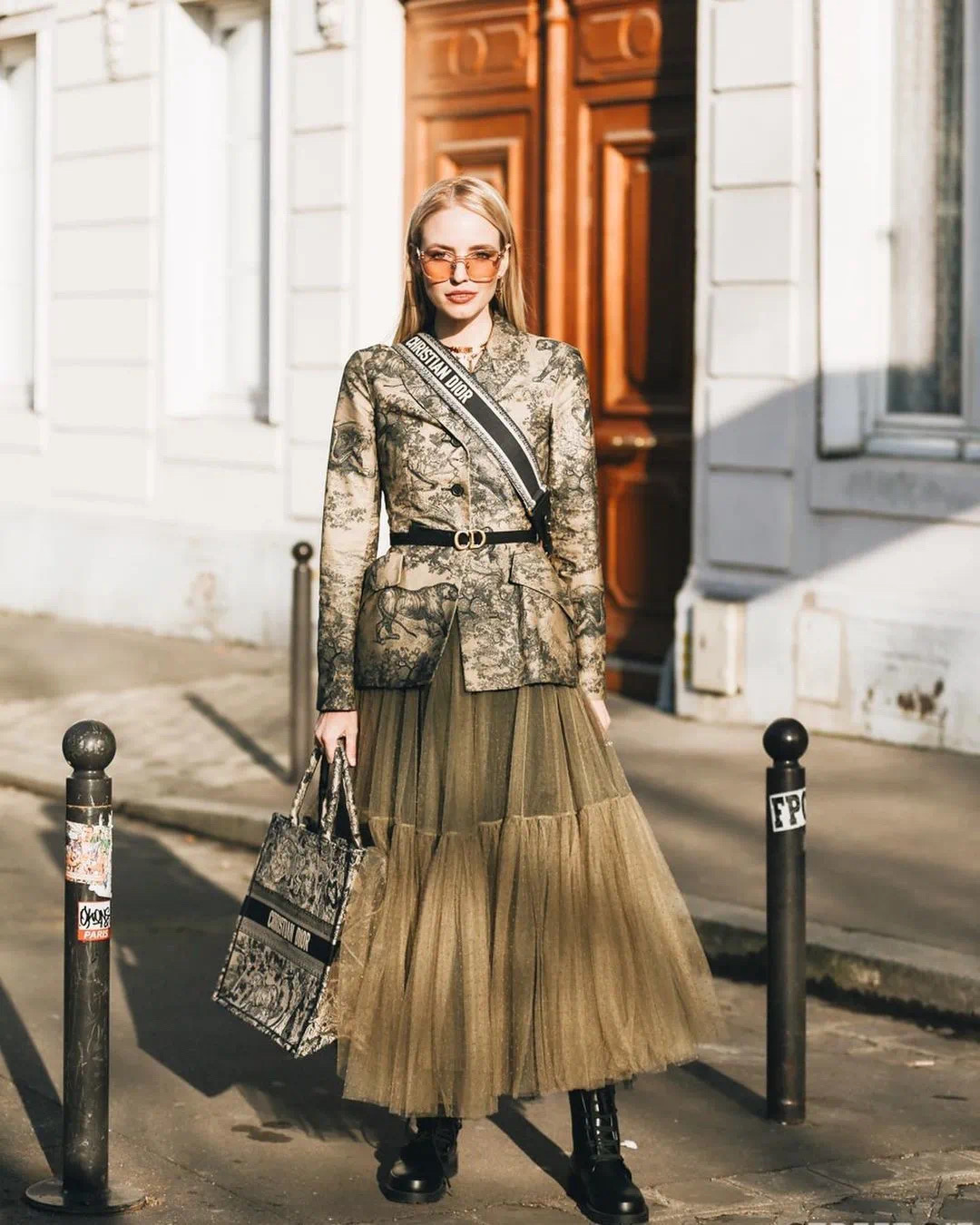 西装裙子怎么穿才好看,西装裙子开春率先走红的时髦搭配