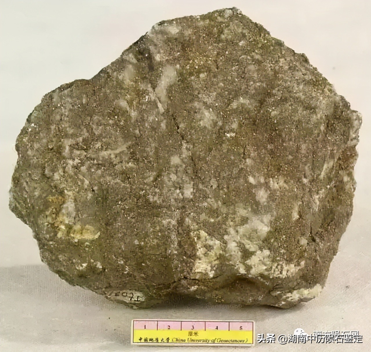 月球陨石与地球矿石的区别,月球陨石和矿石有什么区别