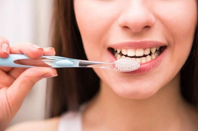 咳出扁桃体结石说明了什么,咳出来的扁桃体结石好臭