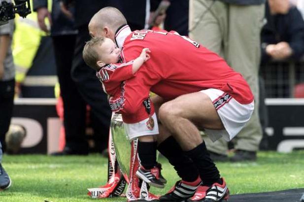 足球之父贝克汉姆,足球巨星贝克汉姆的传奇的人生