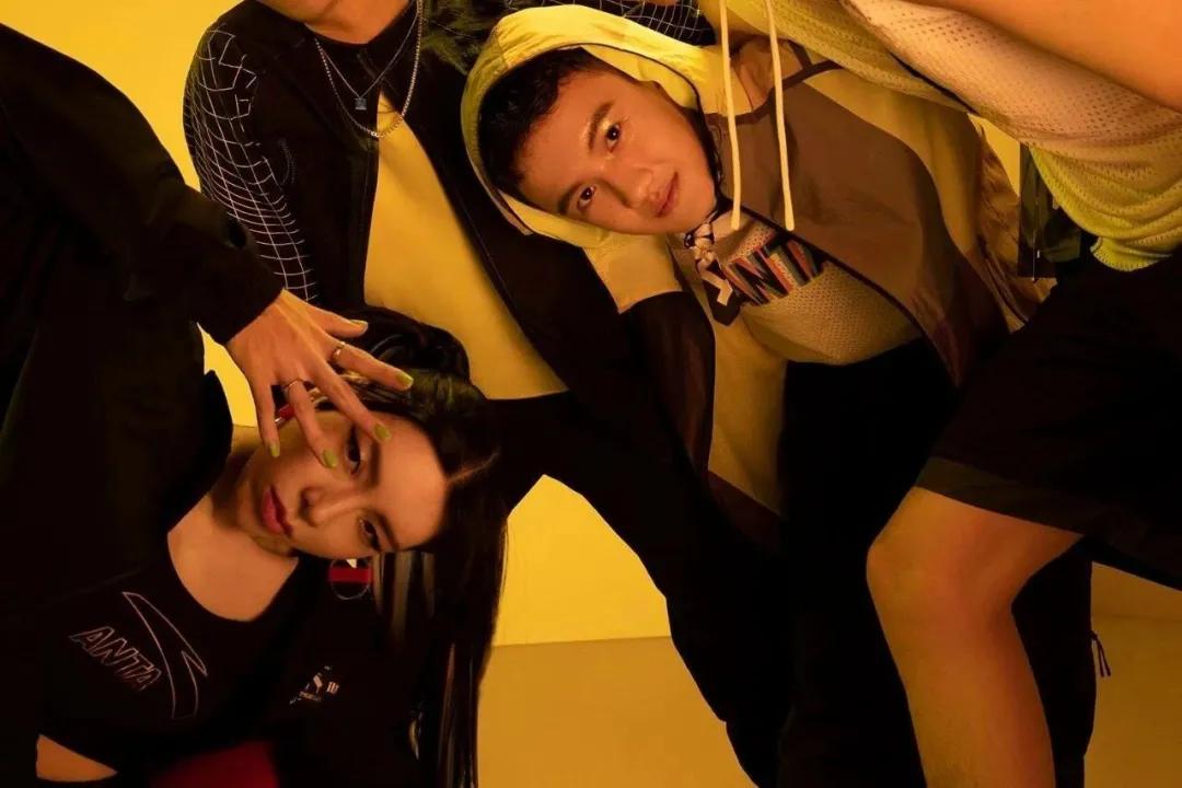 Dior成全球最具媒体影响力的奢侈品牌；森马上半年利润猛涨近30倍