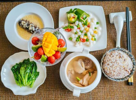 坐月子怎么变白方法有哪些,月子吃什么预防月子病