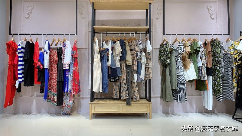 新手开实体店服装怎样找货源,开服装店货源可以在哪里拿