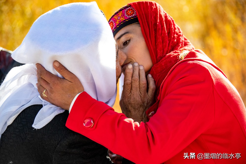 塔吉克斯坦有亲吻礼吗,塔吉克族亲吻真实感受