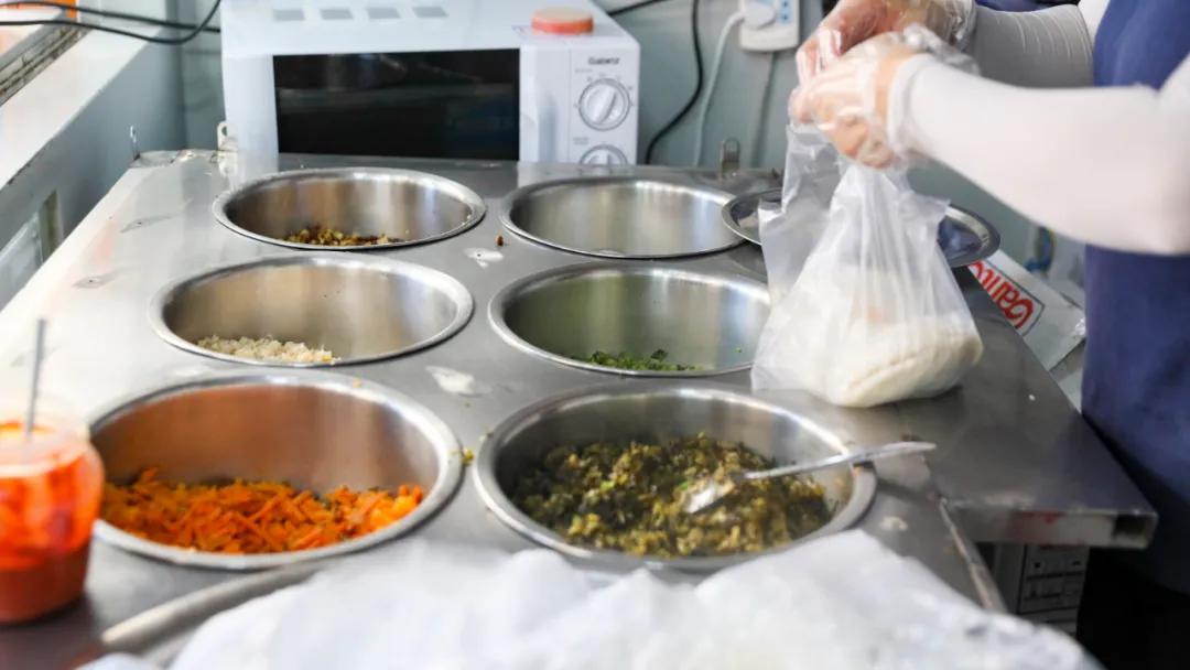 泉秀路上卖了17年的QQ米包，再不去吃就要失传了...