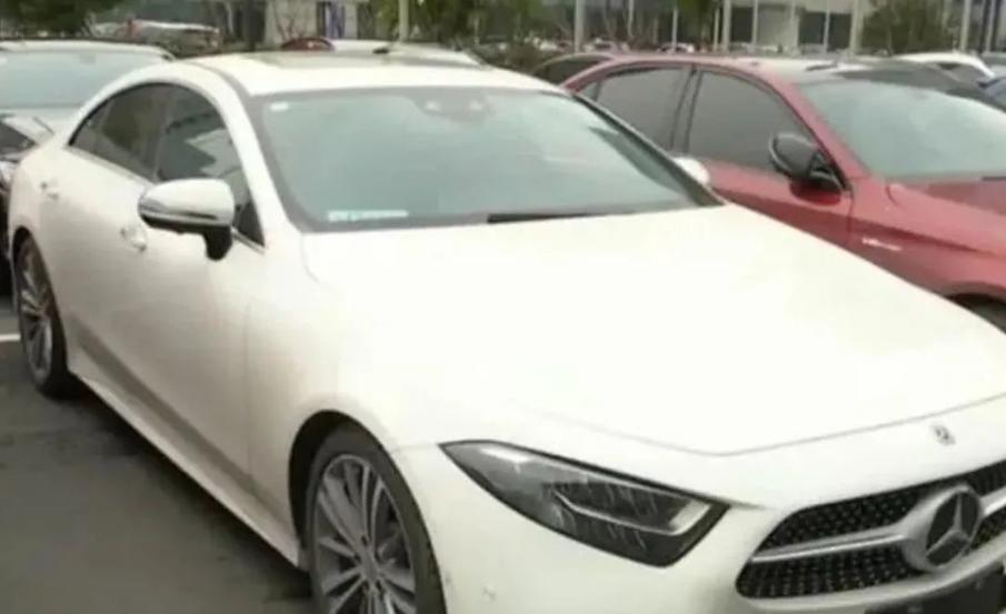 新买奔驰车有臭味怎么解决,新买奔驰车出现问题怎么处理