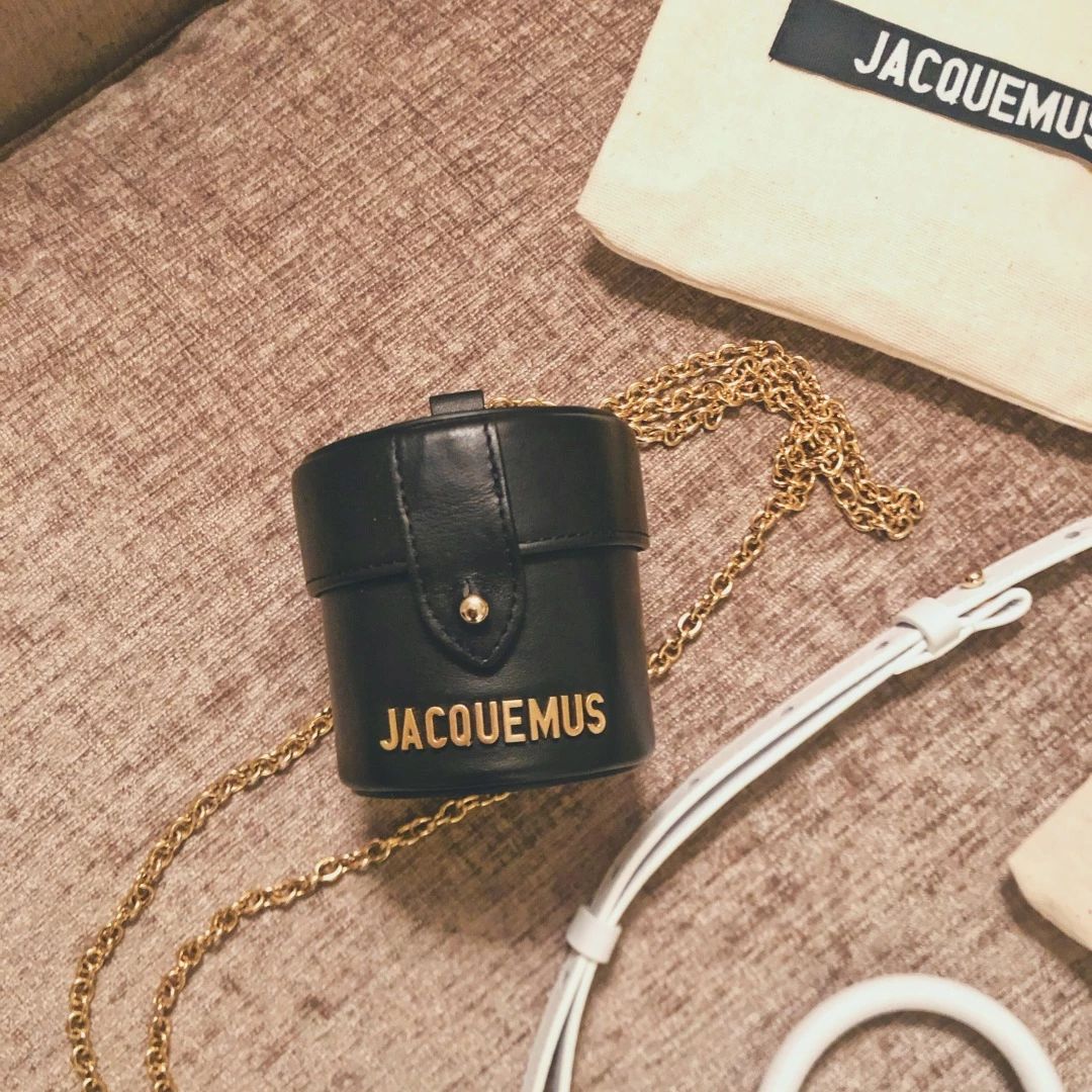 时装编辑过年也在暗自较劲，赢的人全靠一只包？