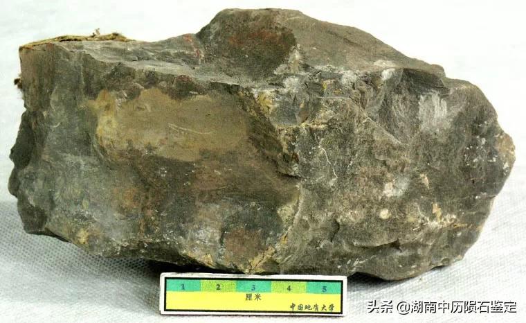 月球陨石与地球矿石的区别,月球陨石和矿石有什么区别