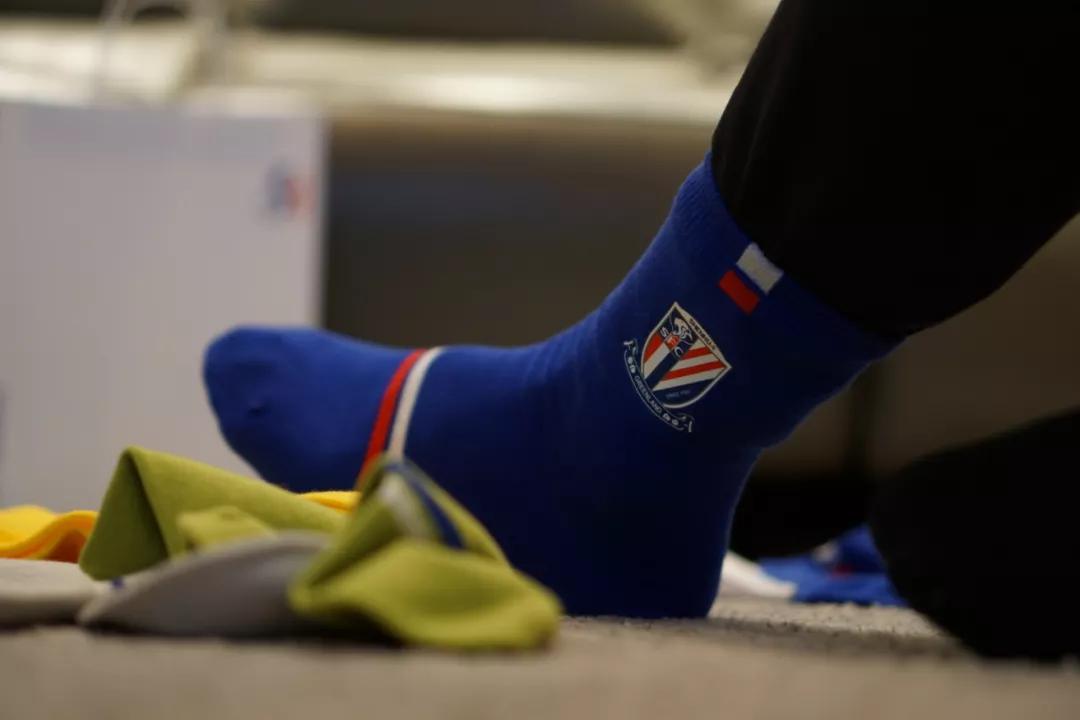 上海申花接地气鞋,上海申花足球袜