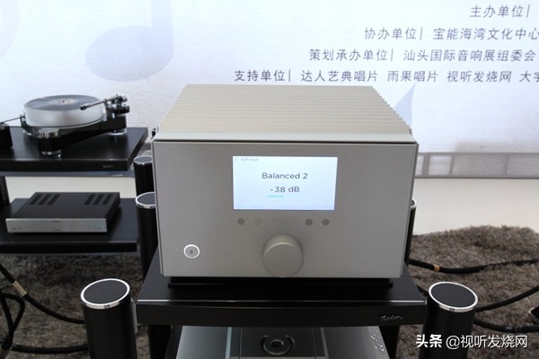 亦文亦武篆书,亦文亦武尽态极妍