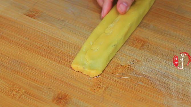 一碗面粉一个鸡蛋做出桃酥,一碗面粉一碗花生做桃酥