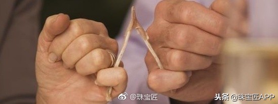 感恩节趣谈｜火鸡骨头挂门上，未来伴侣找上家？