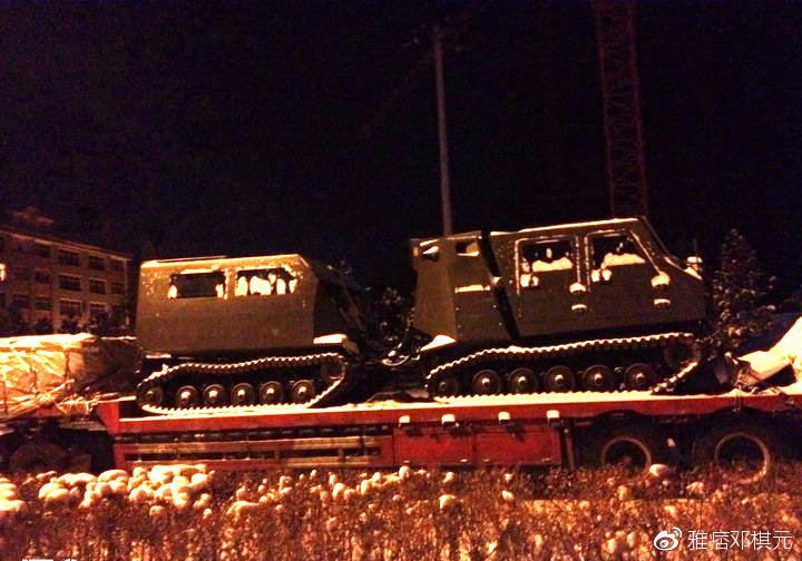 铰接式履带全地形车,中国最新款蟒式履带军用全地形车