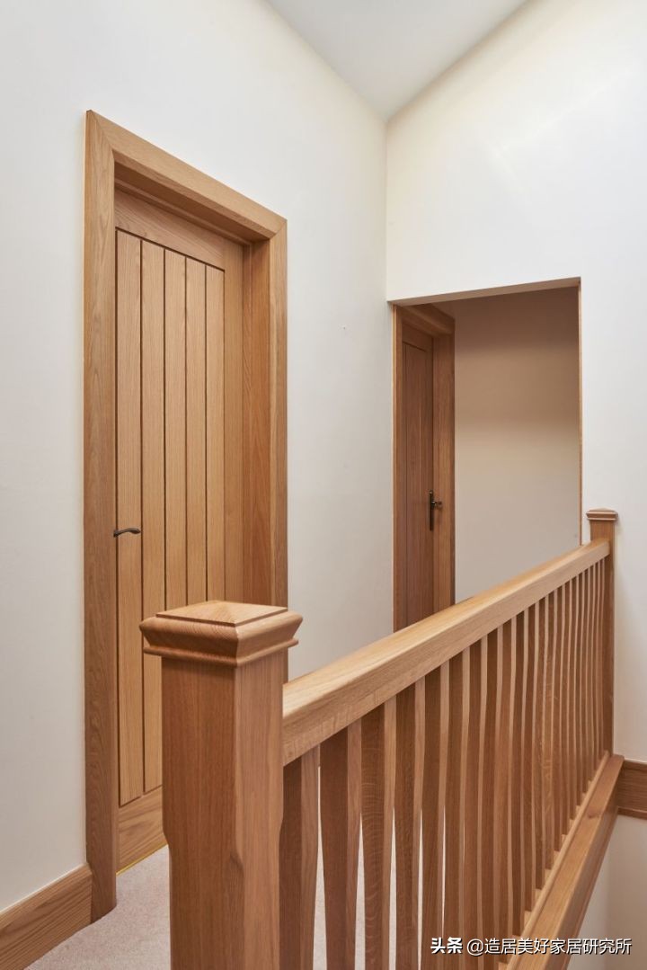 加几条木线条你的家离精致不远了,实木线条给你简练与静谧的美感