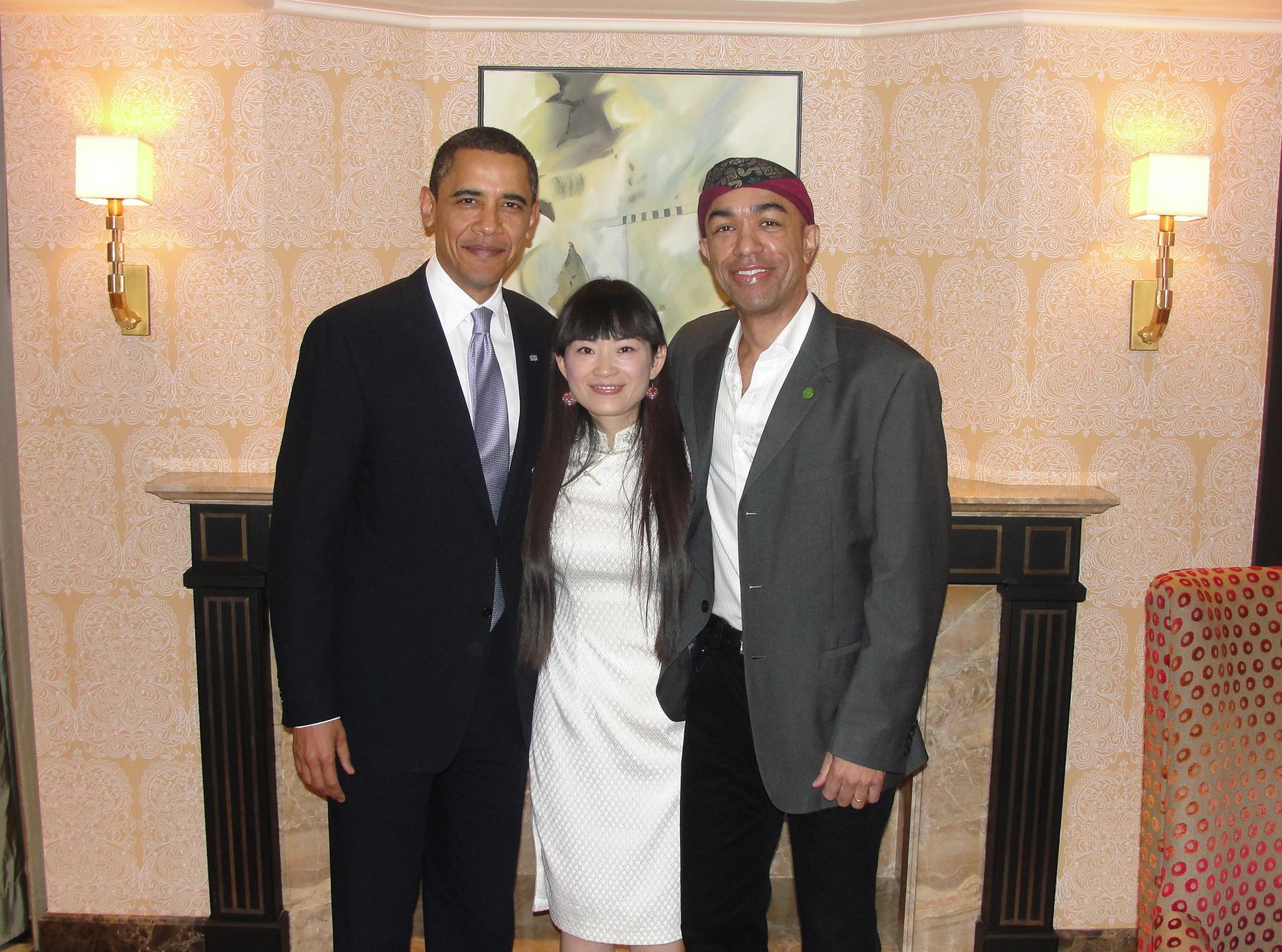 奥巴马的弟弟马克·奥巴马在中国：娶河南媳妇，学书法、唐诗，心怀美国，讨厌特朗普，舍不得离开中国