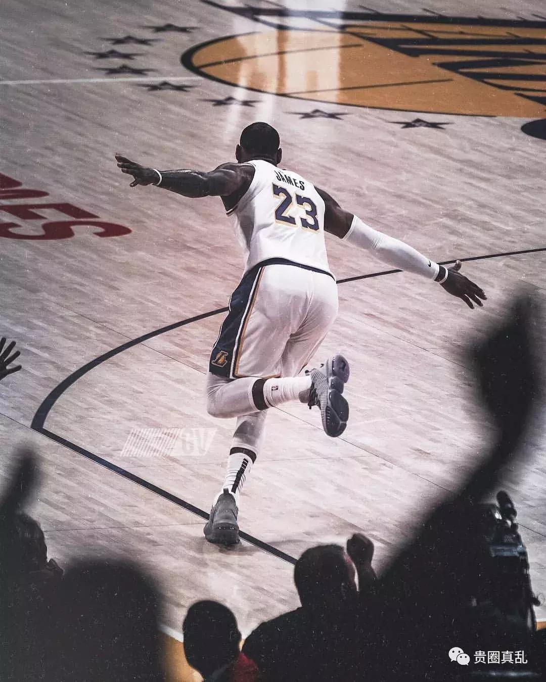 完了完了！詹三锋要变成湖人的第五前锋了！