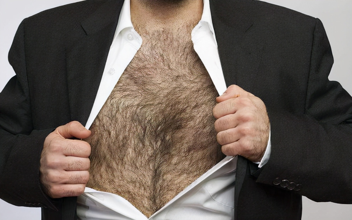 有些人胸口为什么长毛毛，了解一下
