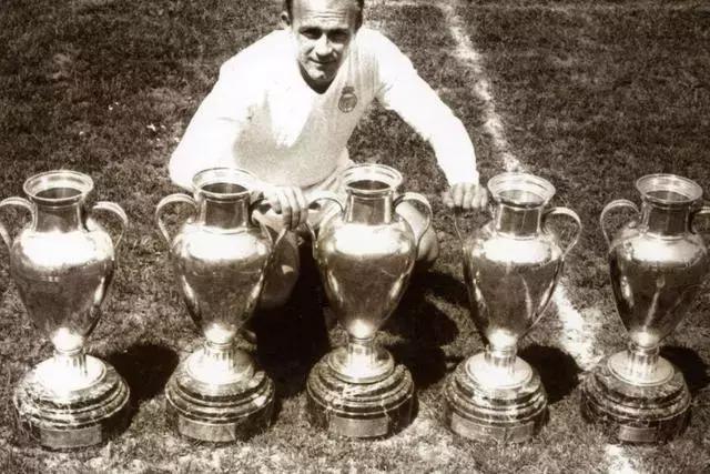 你觉得足球史上的最佳进球是哪个,你认为哪项田径纪录最难打碎