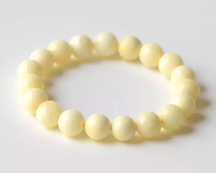 各种造假蜜蜡都会暴露出真身,蜜蜡造假的6大内幕学会避免被宰