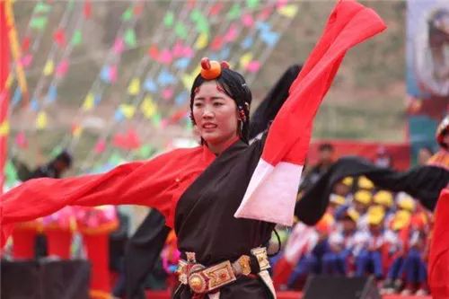 丁青热巴舞完整视频,丁青热巴舞