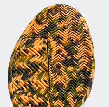 adidas500元跑鞋竞速,为什么adidas篮球鞋boost那么硬