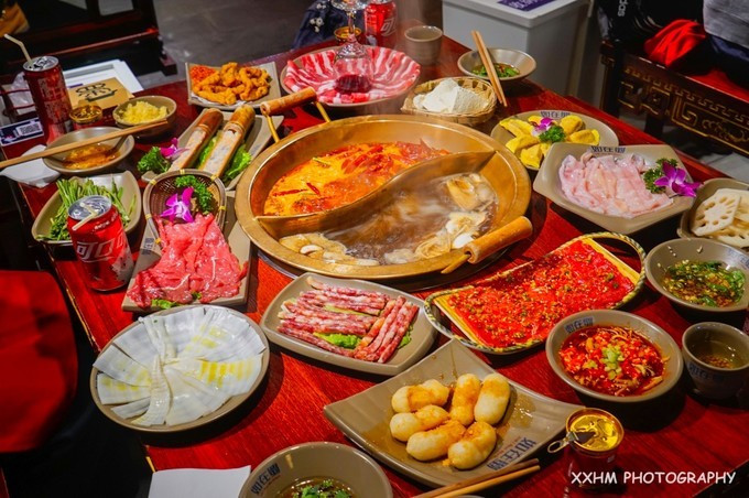 成都本地人去的最好吃的美食,中国姑娘吃成都美食