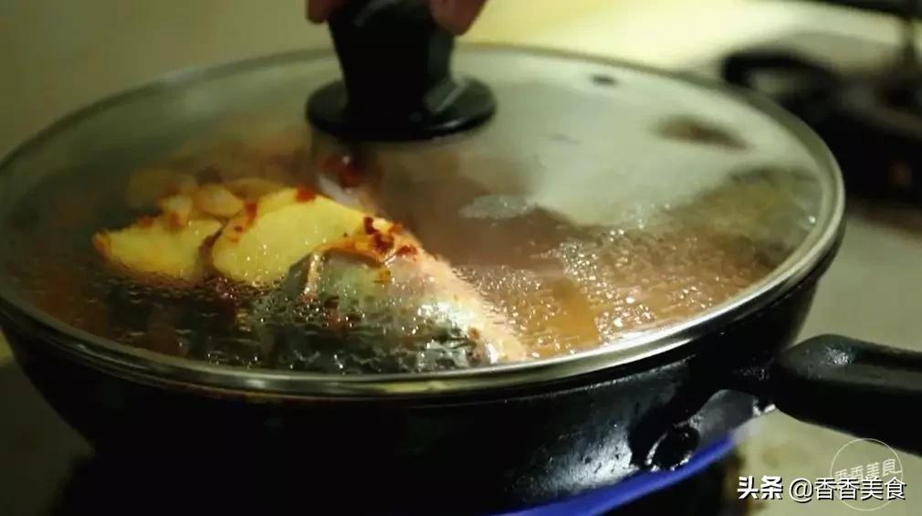 铁锅炖鱼平底锅,一口平底锅