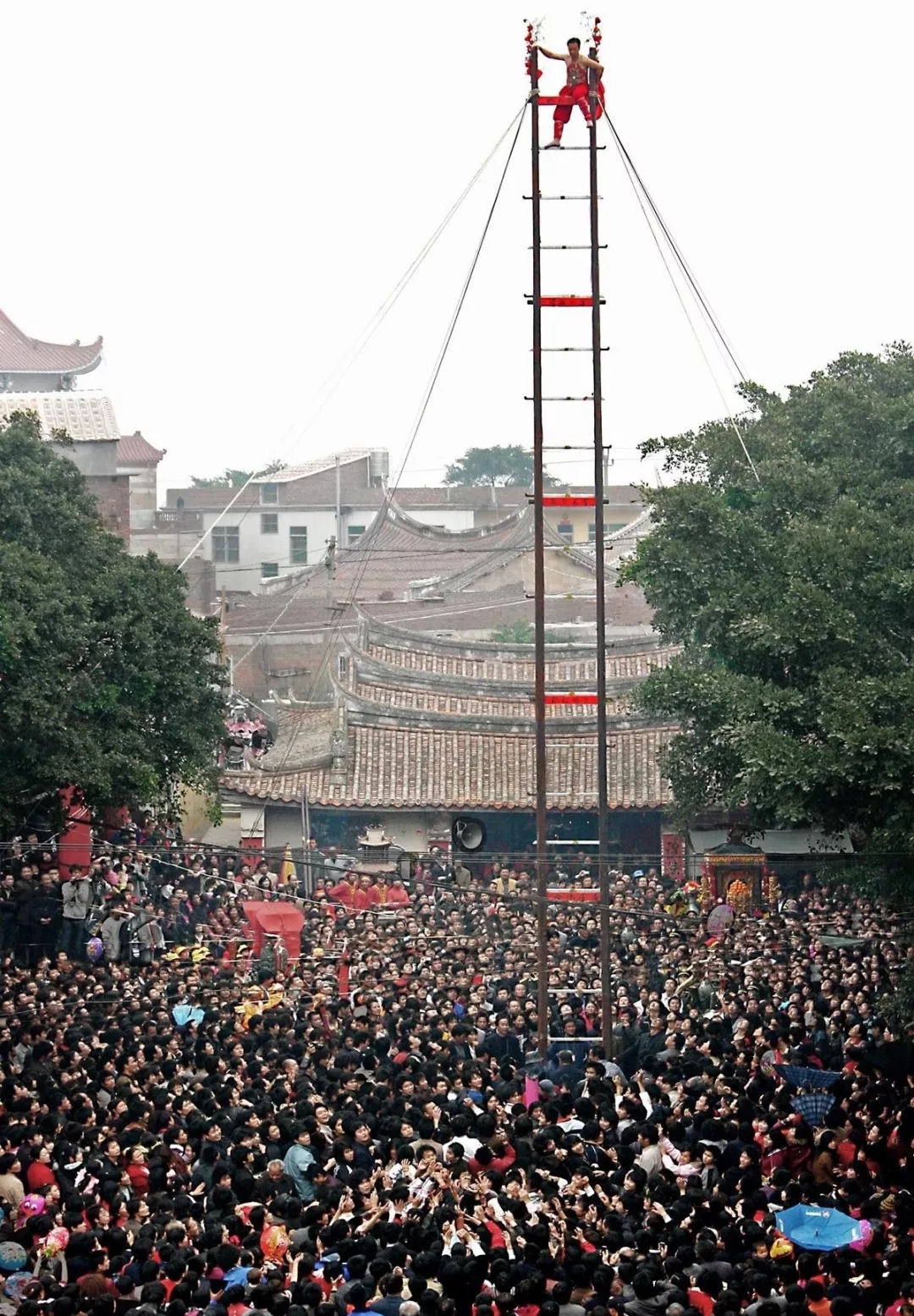 湄洲岛闹元宵外地人在看很震撼,湄洲岛闹元宵每年都有吗