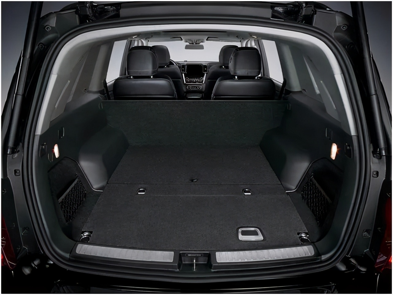 奔驰哪款车最值得入手2023款,入门级奔驰哪一款二手车值得购买