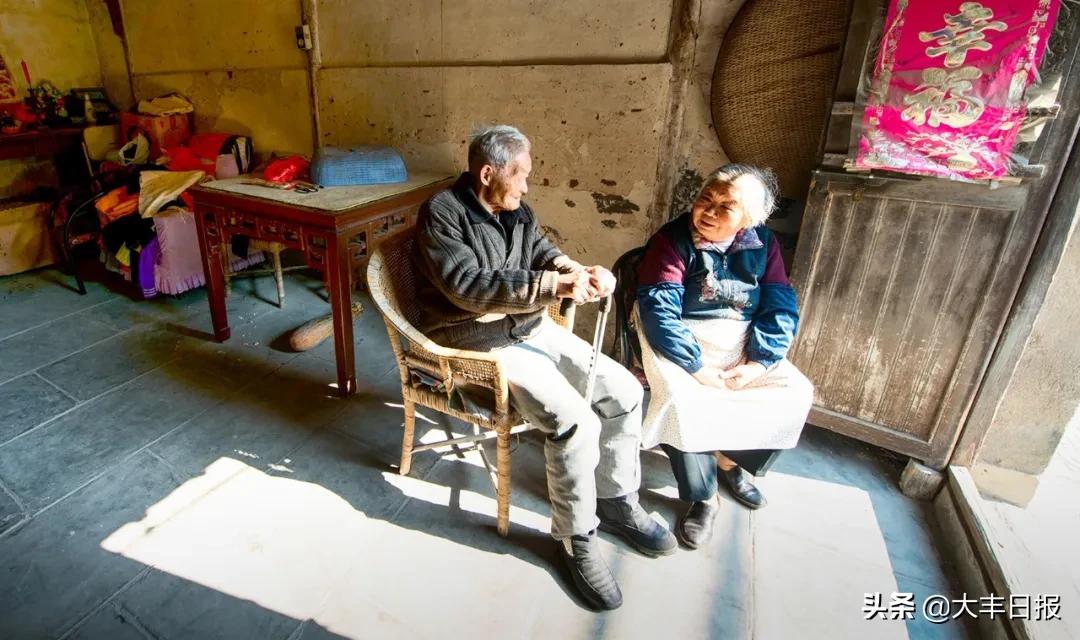 爷爷和奶奶做的布鞋,奶奶做的布鞋