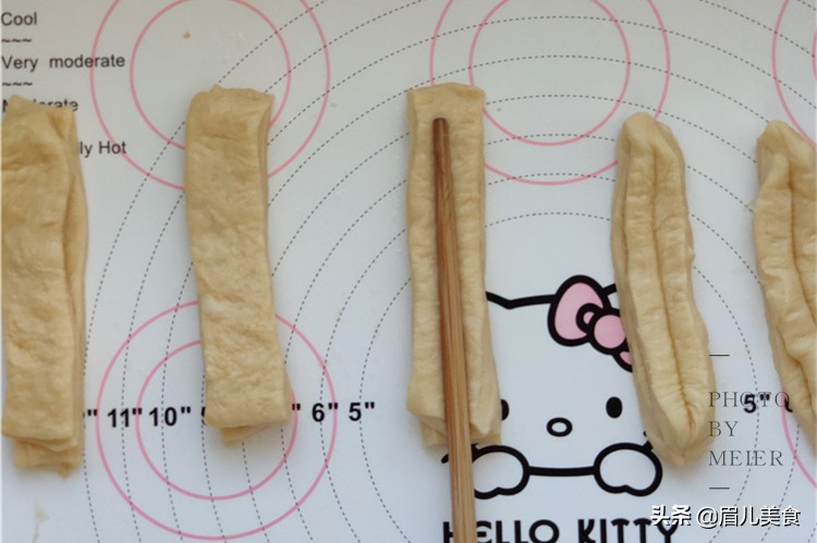 教你简单的凉皮做法不揉面不洗面,自制凉皮的做法不用酵母粉