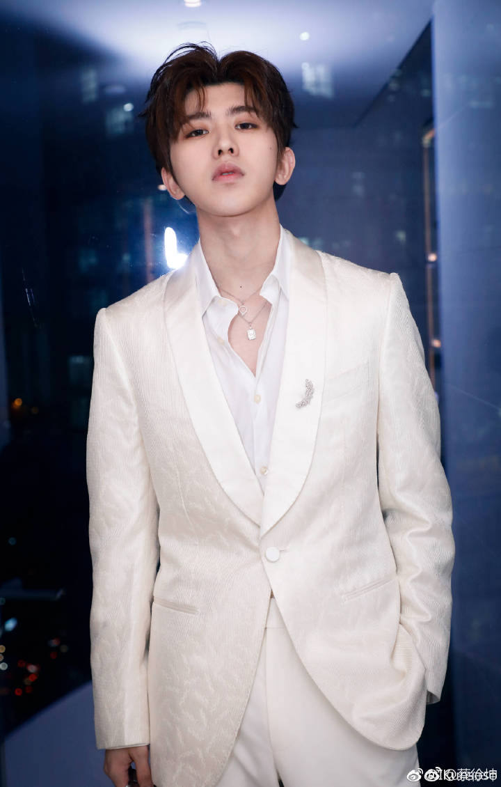 蔡徐坤被ikun嫌弃的瞬间,蔡徐坤ikun吵架时蔡徐坤的反应