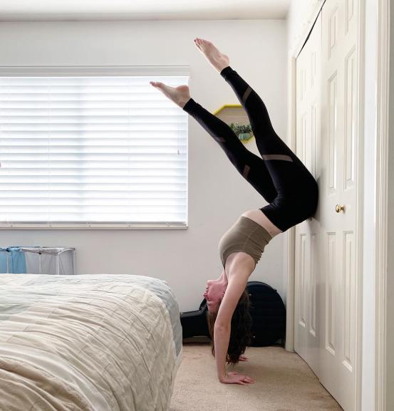 健身自律马甲线,健身达人在家也能轻松练出马甲线