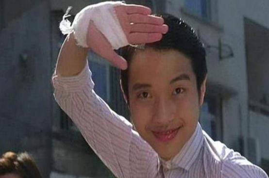 还记得功夫中的酱爆吗,还记得电影功夫前期的经典片段吗