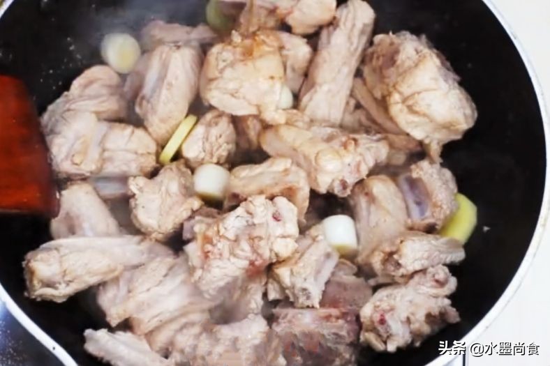 白萝卜怎样炖汤才能又甜又软,如何让白萝卜炖汤脆脆的