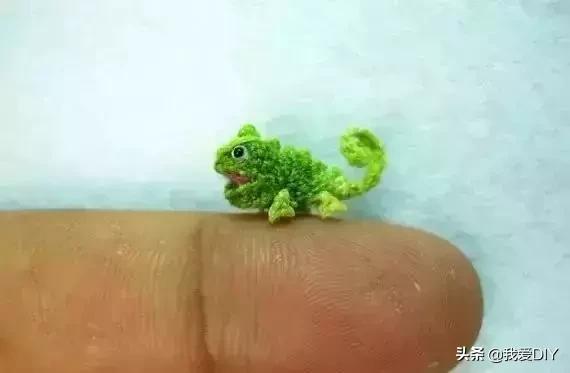 100种超迷你钩针小物钥匙包教程,100种超迷你钩针小物圣诞老人