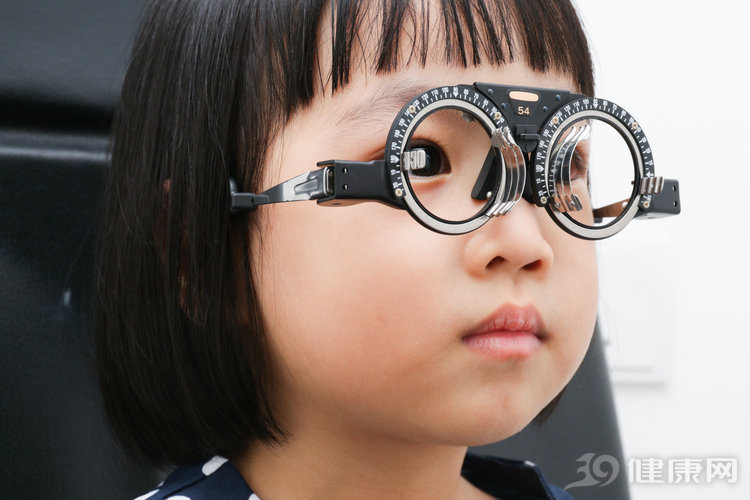 近视手术有禁忌并非人人都可做,近视手术三种人不适合做