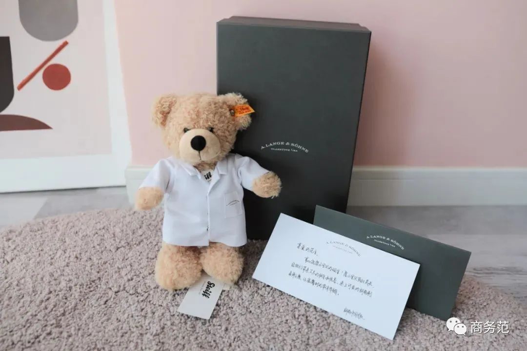 新生婴儿礼物必备物品清单,新生婴儿适合买什么礼物