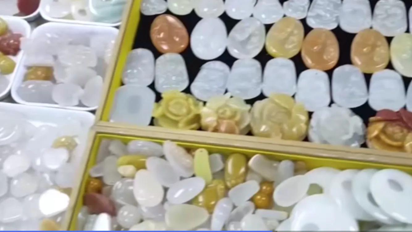 岫岩玉和和田玉有什么区别吗,岫岩的和田玉