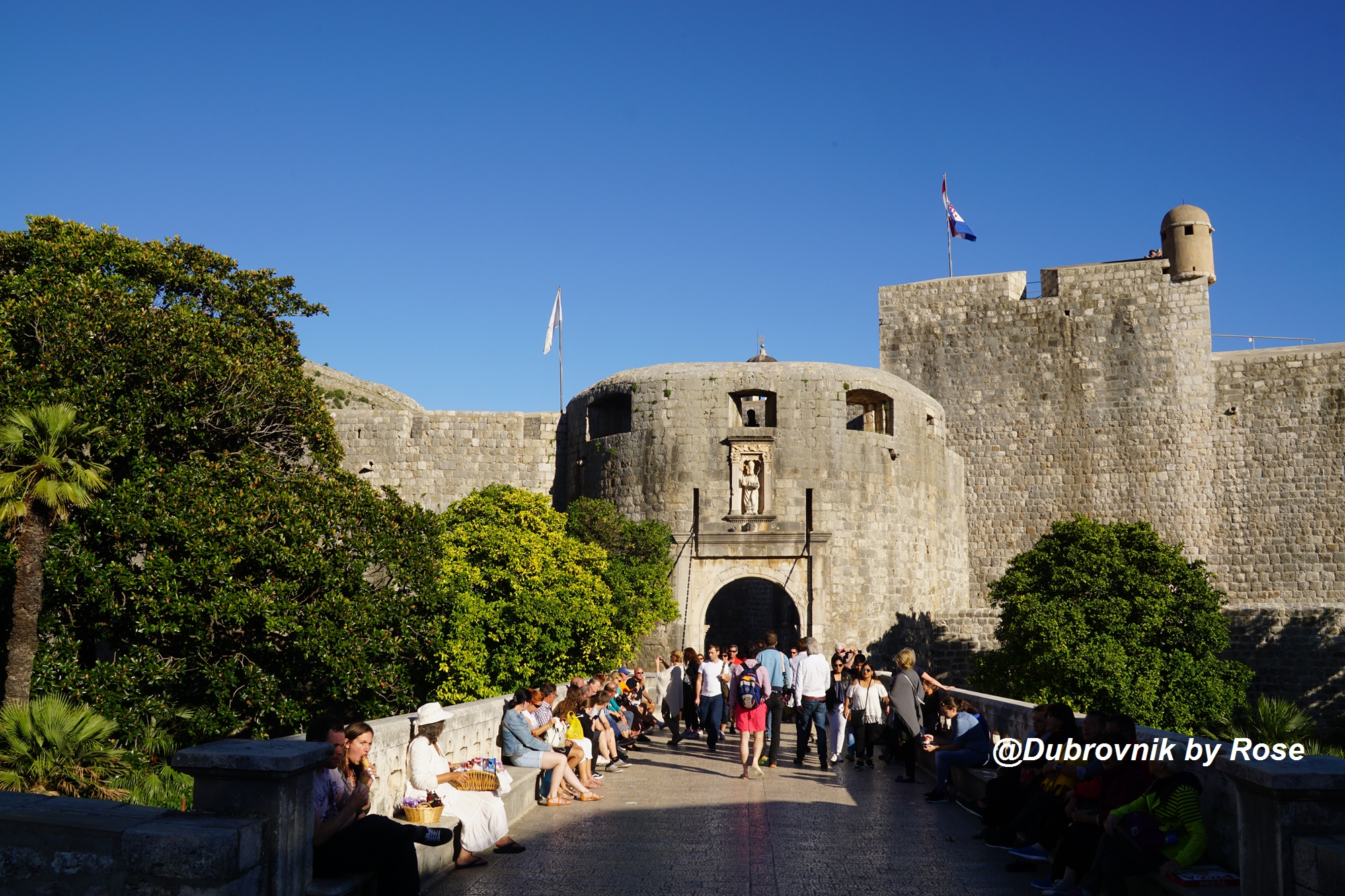 克罗地亚圣托里尼,克罗地亚和圣托里尼