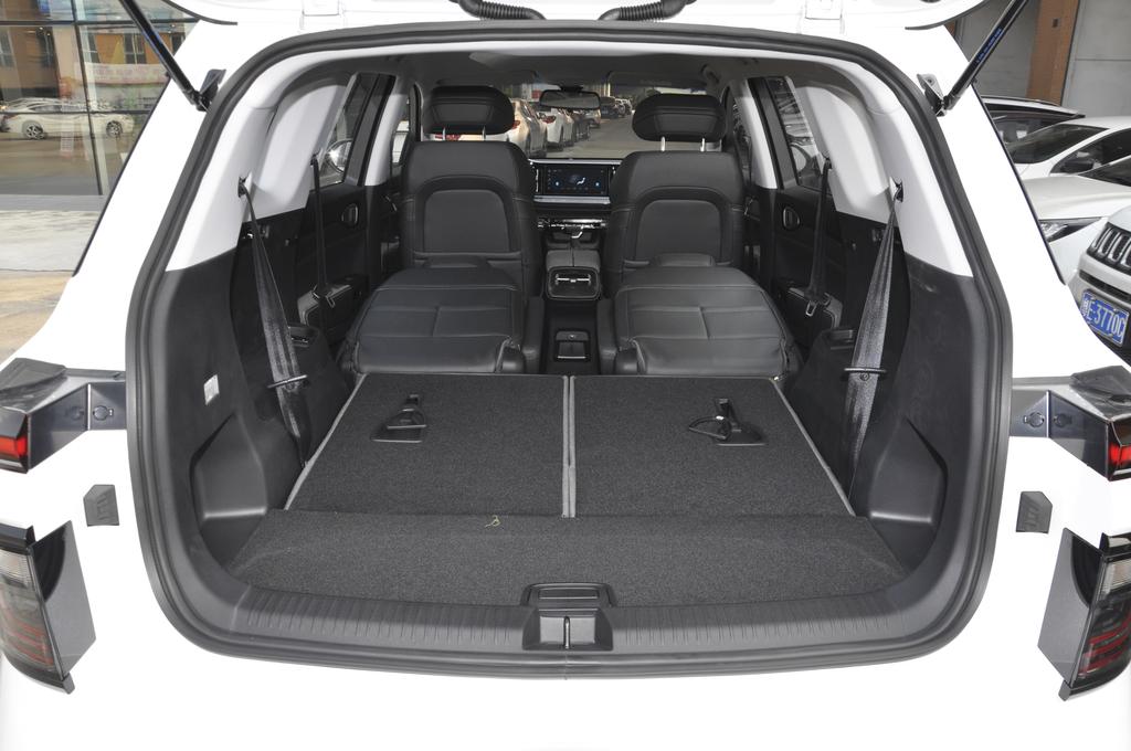 宝骏rm-52019款1.5tcvt精英型7座,2019年广州车展新宝骏rm-5实车