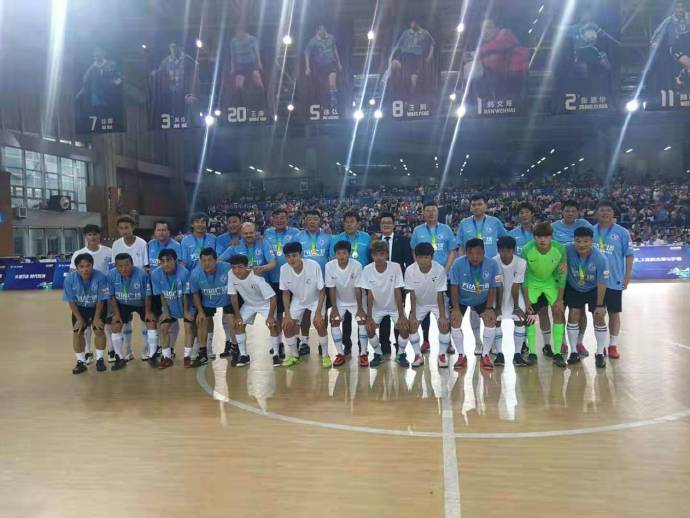 足坛首位为中国捐款的球员,足坛第一位向中国捐款的球星