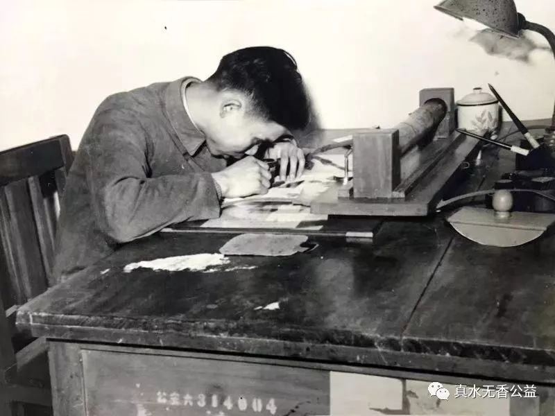 中国法医解剖无名女尸现场,女法医在殡仪馆解剖尸体