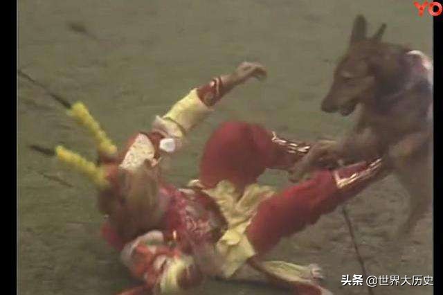 哮天犬和二郎神杨戬的故事,杨戬和二郎神都有哮天犬吗