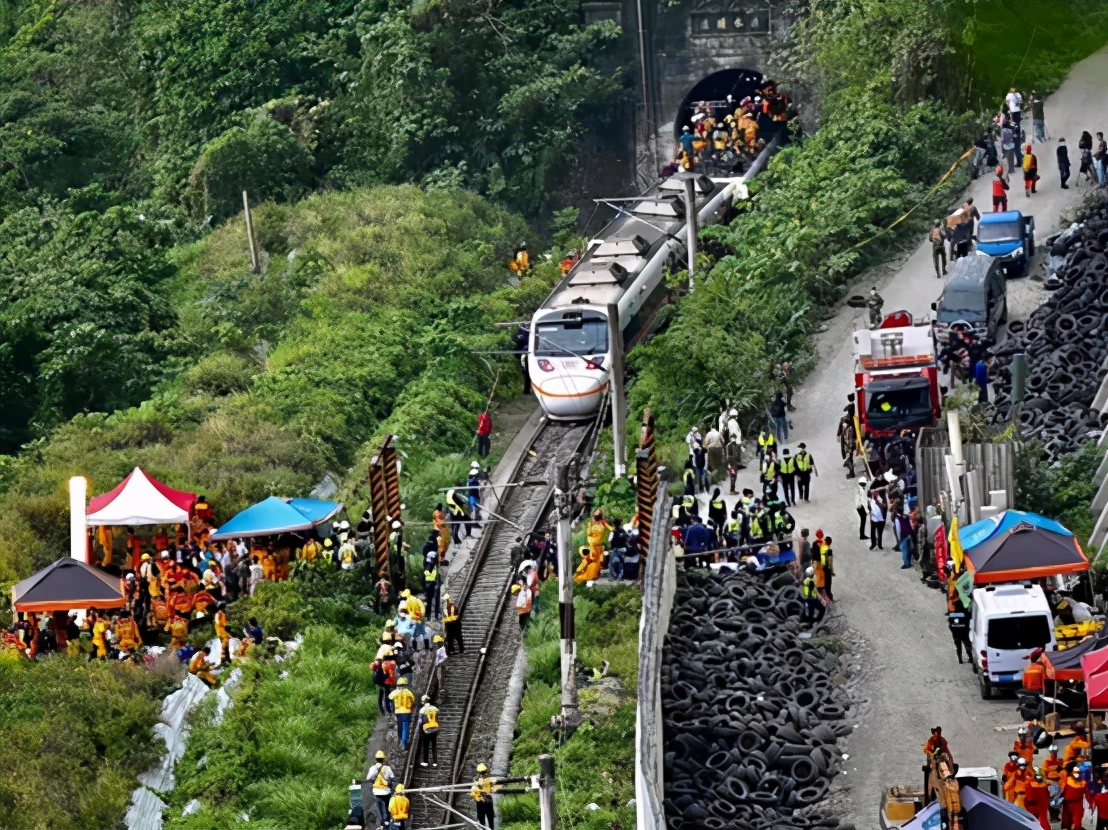 一周热闻｜“中国天眼”向全球开放、苏伊士运河全面复航、西班牙诞生首个新冠抗体婴儿……